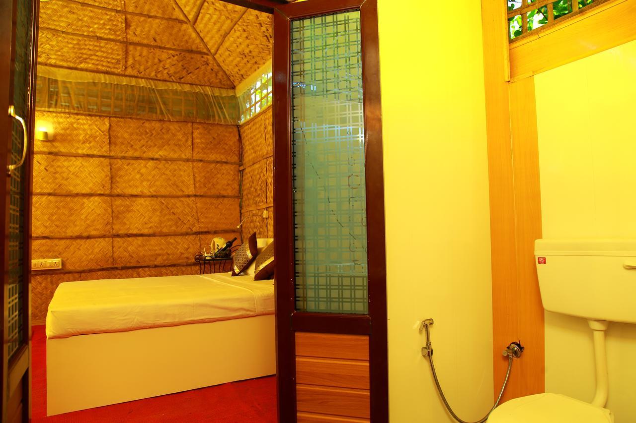 Colonels Beach Villa Alappuzha Exterior photo